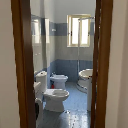 Giulio City דירה *
